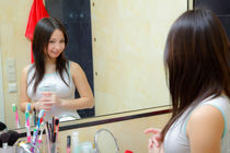 Amateur mature woman shows
